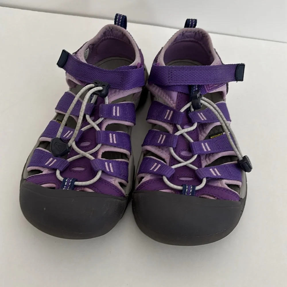 Keen purple water